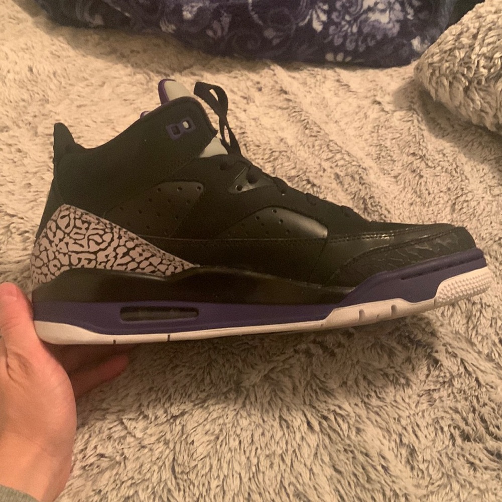 Nike Air Jordan Son of Mars Low. 100% authentic. Worn lightly by a sneaker head